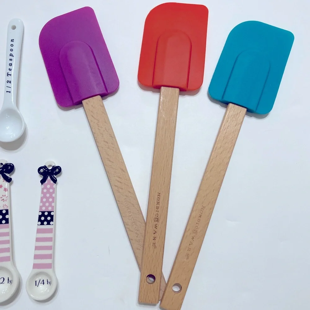 Kitchen Tools 2 Sets of Ceramic Measuring Spoons Nordic Ware Spatulas